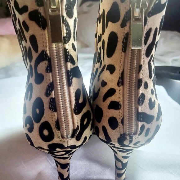 QUPID ANKLE HEEL SHOES Size 8 Without Tag Heel 2 inches - Picture 5 of 8